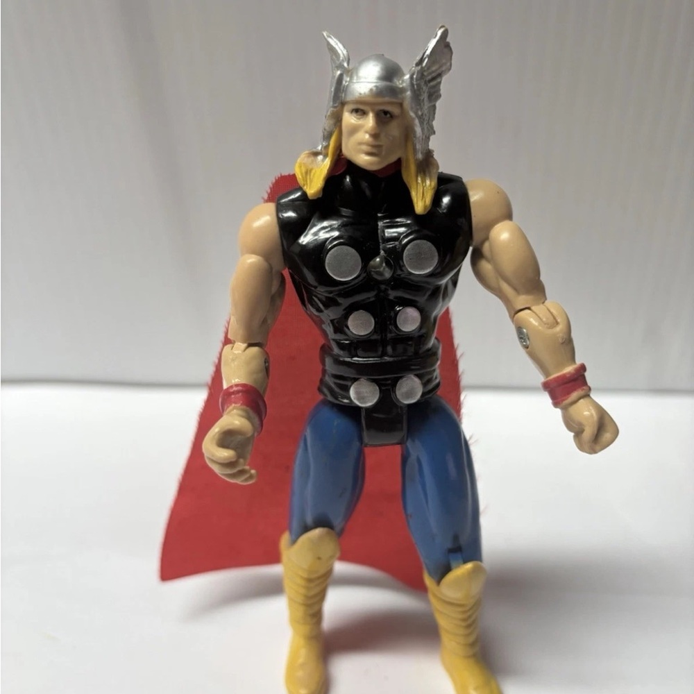 Marvel Thor Vintage Action Figure with Red Tissue Cape and Silver Helmet ToyBiz